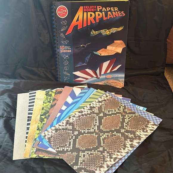 The Klutz Book of Paper Airplanes - Picture 1 of 8